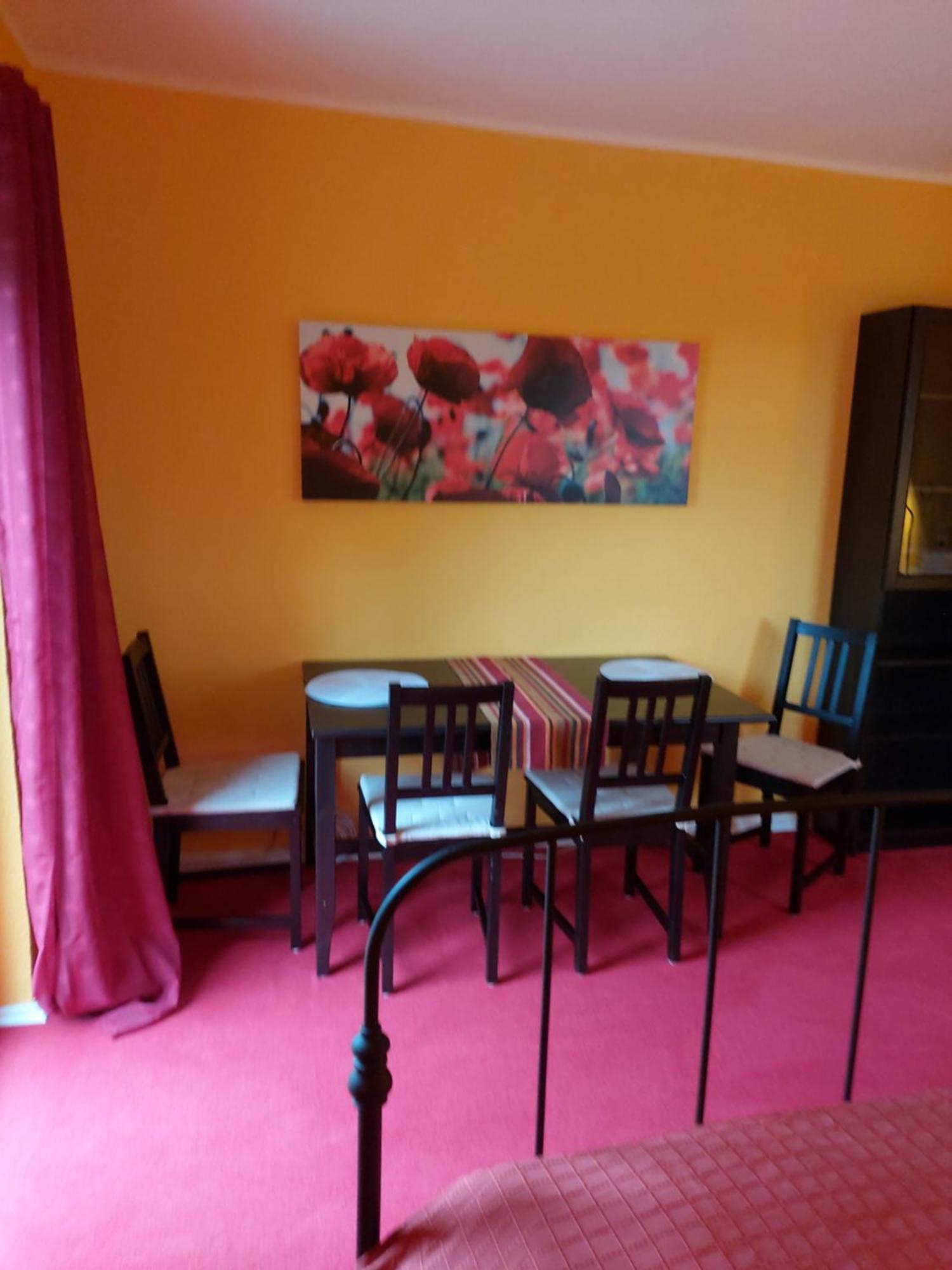 Kemenate Zimmer Gechaichnishof 7Born Maring-Noviand Экстерьер фото